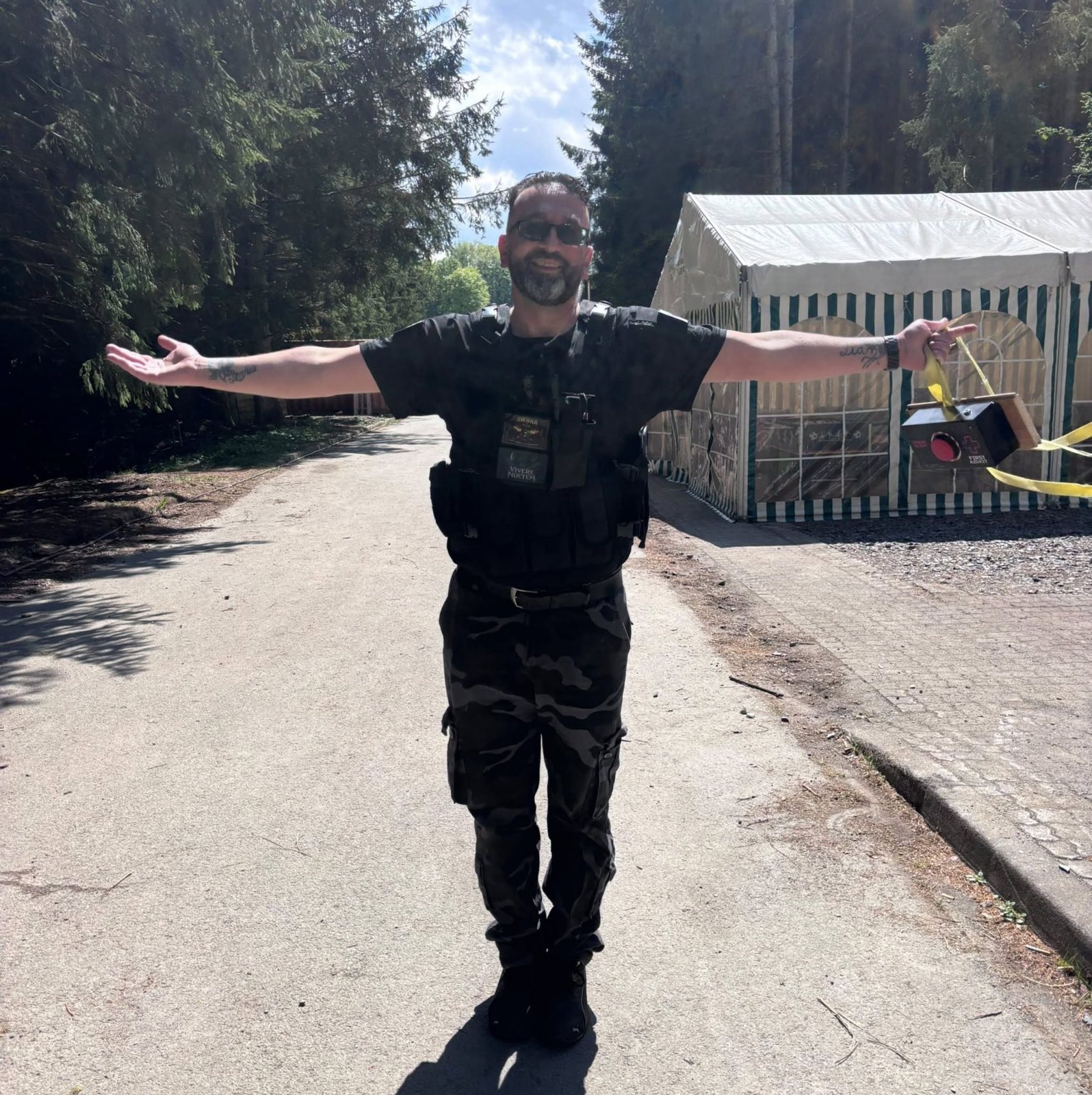 Nico auf dem Gel&auml;nde